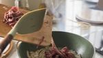 Kesibukan Ummi Pipik Masak Shabu-shabu untuk Anak