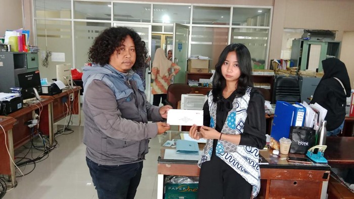 KJPP Sulsel menyerahkan surat aduan terhadap Komisi A terkait dugaan pelanggaran seleksi komisioner KPID Sulsel ke BK DPRD Sulsel.