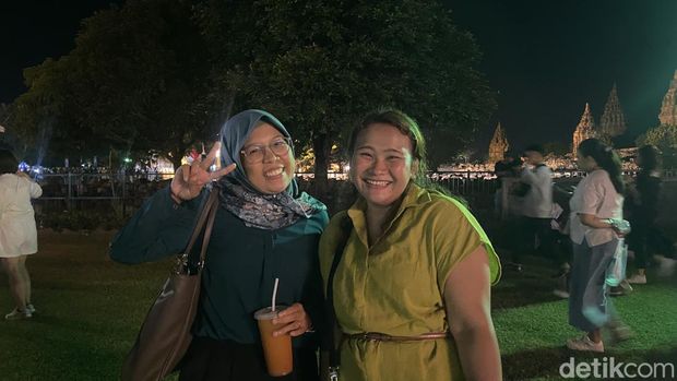 Penggemar Westlife asal Jogja, Renci dan Umul usai konser, Jumat (7/6/2024).