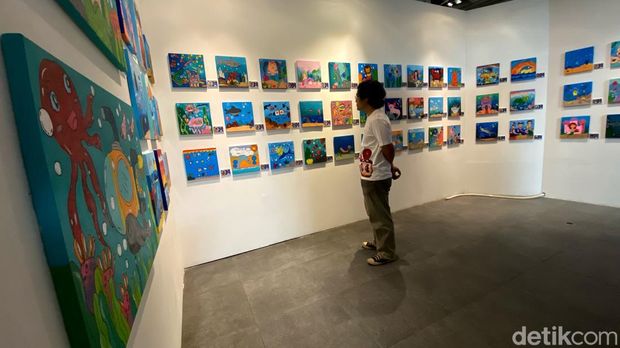 Pameran The Redmiller Blood Experience bertema The Great Ocean Stories bertajuk 'INSAN(G)' di Grey Art Gallery, Jalan Braga, Kota Bandung.