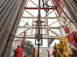 Penampakan Pekerja China Gali Lubang 10 Kilometer ke Dalam Bumi