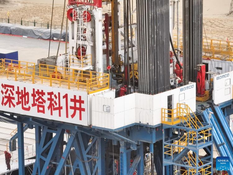 Penampakan Pekerja China Gali Lubang 10 Kilometer ke Dalam Bumi
