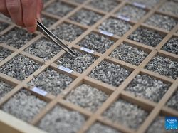 Penampakan Pekerja China Gali Lubang 10 Kilometer ke Dalam Bumi