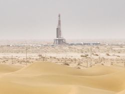 Penampakan Pekerja China Gali Lubang 10 Kilometer ke Dalam Bumi