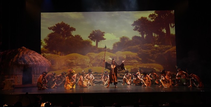 Pertunjukan Teater Koma Matahari Papua saat dipentaskan di Graha Bhakti Budaya (GBB), kompleks TIM.