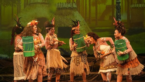 Pertunjukan Teater Koma Matahari Papua saat dipentaskan di Graha Bhakti Budaya (GBB), kompleks TIM.