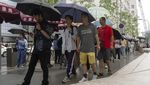 Potret Orang Tua di China Antar-Tunggu Anak Ujian Masuk Perguruan Tinggi