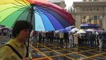 Potret Orang Tua di China Antar-Tunggu Anak Ujian Masuk Perguruan Tinggi