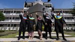 Potret Wajah Semringah Wisudawan PPNS