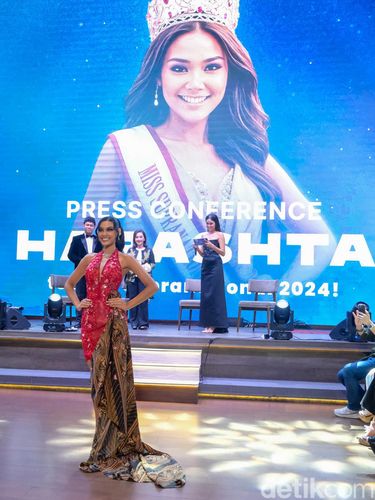 Puteri Indonesia 2024, Harashta Haifa Zahra memeragakan busana dalam acara 'Puteri Indonesia 2024, Harashta Haifa Zahra Goes Miss Supranational' di Jakarta, Jumat (7/6/2024).