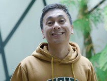 5 Tempat Makan Favorit Raditya Dika, dari Kelas Bintang 5 hingga Kaki 5!