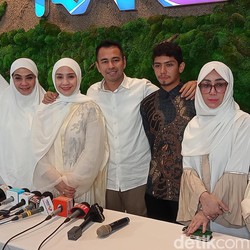 Raffi Ahmad Boyong 9 Orang Naik Haji Jalur Furoda, Ngeri Bahas Uang