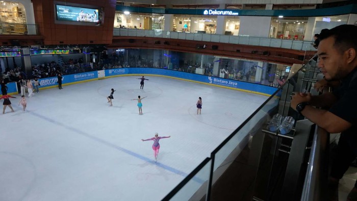 Indonesia Ice Skating Open kembali digelar untuk kesembilan kalinya. Ratusan atlet dari berbagai level usia bersaing jadi yang terbaik.