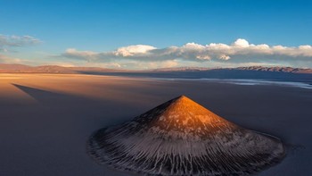 Gunung Berapi yang Sepi oleh Rolf Gemperle Foto: reFocus Color Photography Awards