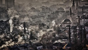Suara Rakyat: Dua Puluh Tahun Setelah Pengepungan oleh Alex Elena Foto: reFocus Color Photography Awards