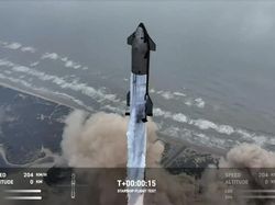 Roket Raksasa Starship Milik Elon Musk Berhasil Meluncur Tanpa Meledak