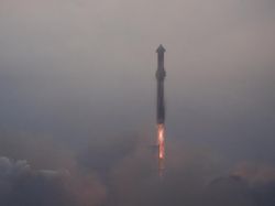 Roket Raksasa Starship Milik Elon Musk Berhasil Meluncur Tanpa Meledak