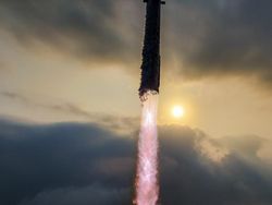 Roket Raksasa Starship Milik Elon Musk Berhasil Meluncur Tanpa Meledak