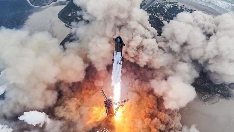 SpaceXs mega rocket Starship launches for a test flight from Starbase in Boca Chica, Texas, Thursday, June 6, 2024.  (SpaceX via AP)