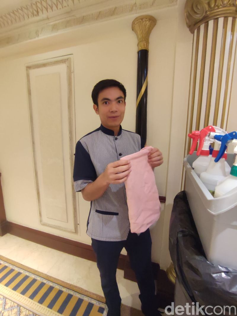 Room Boy di Hotel Bintang lima Makkah
