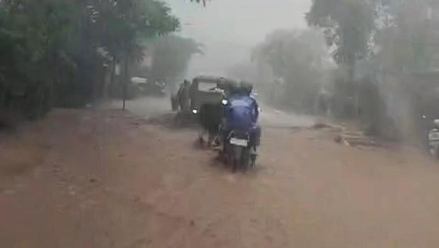 Sejumlah wilayah di Karangasem, Bali, dilanda banjir, Jumat (7/6/2024).
