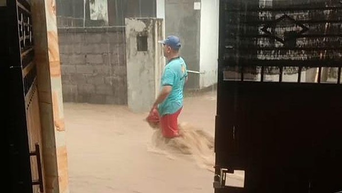 Sejumlah wilayah di Karangasem, Bali, dilanda banjir, Jumat (7/6/2024).