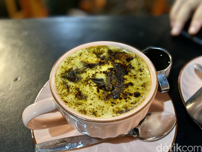 Creamy Berempah STMJ Bakar dengan Rasa Kopi dan Cokelat