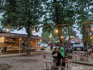 Uniknya Angkringan Kopi Kethip Sebaran, Menu Kolaborasi 27 KK Setempat