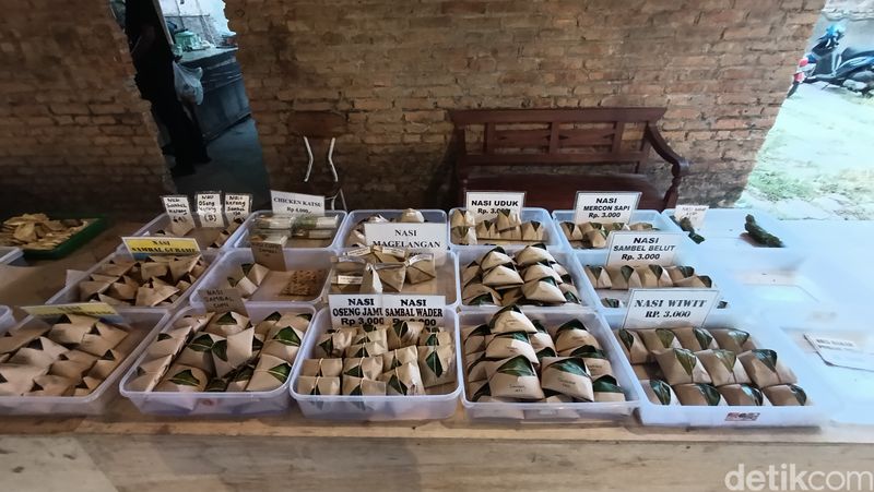 Suasana di Angkringan dan Kopi Kethip, Dusun Sebaran, Sidoarum, Godean, Kabupaten Sleman, Jumat (7/6/2024).