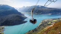 Ketika Anda berhasil mencapai puncak Gunung Hoven, Anda tidak hanya akan dihadiahi pemandangan yang lebih memukau, tetapi juga ada restoran dan kereta gantung yang membawa Anda kembali ke bawah dalam waktu lima menit (Foto: Loen Active)