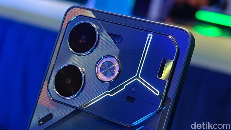 Tecno Pova 6 Tecno Pova 6