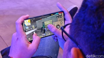 Tecno Pova 6 enak banget buat main game Free Fire, nggak usah takut jadi panas. Pova 6 dilengkapi Pova SuperCooled System 1.0 yang terdiri dari 10 layer stack structure yang menggabungkan therma gel, VC, dan Graphite. Sistem pendingin ini punya area pendingin total yang sangat luas untuk HP sekelasnya. (Foto: Adi Fida Rahman/detikINET)