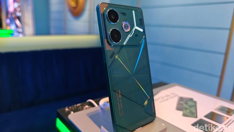 Tecno Pova 6