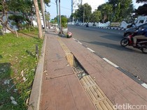Miris! Trotoar untuk Disabilitas di Kota Cirebon Rusak