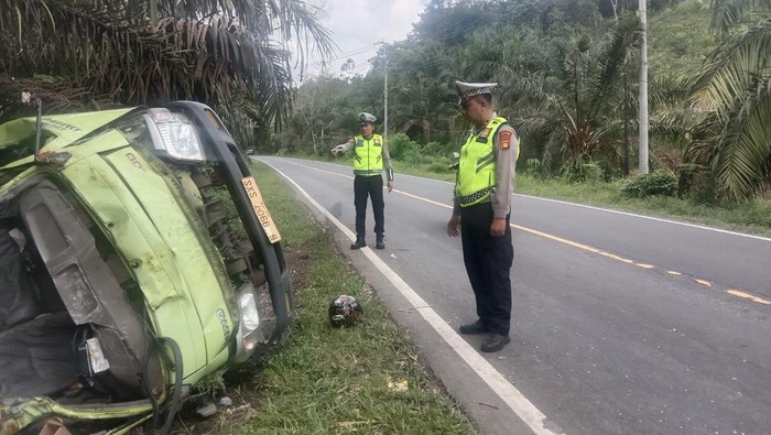 Kecelakaan tunggal terjadi di Musi Rawas. Sebuah truk keluar jalur lalu menghantam pohon hingga  satu orang meninggal dunia.
