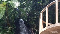 Berenang di Curug Cipeuteuy