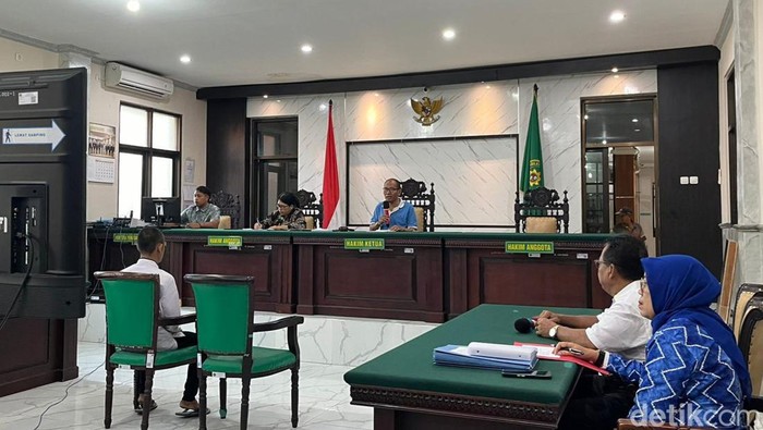 Remaja Yang Setubuhi Pacar Tapi Nikahi Mantan Di Mojokerto Divonis 25 Tahun