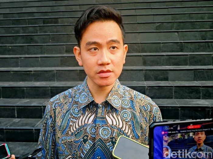 Wali Kota Solo Gibran Rakabuming Raka ditemui di Gedung DPRD Solo, Jumat (7/6/2024).