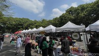 i sini juga terdapat berbagai macam UMKM Kota Bandung yang ikut serta seperti UMKM makanan, minuman, dan serba-serbi kerajinan dari bambu. (Foto: Wisga Putra Julian/detikJabar)