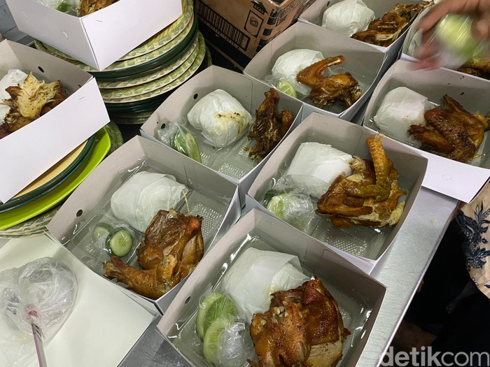 Ayam Ancur, ayam goreng khas Solo berukuran jumbo