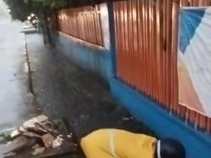 Palembang Banjir Usai Diguyur Hujan Deras Selama Satu Jam