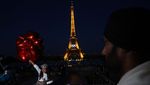 Cincin Olimpiade Hiasi Menara Eiffel