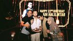 Intip Lagi Momen Makan Aurel Hermansyah Bareng Teman Sebelum Haji