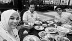 Intip Lagi Momen Makan Aurel Hermansyah Bareng Teman Sebelum Haji