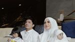 Intip Lagi Momen Makan Aurel Hermansyah Bareng Teman Sebelum Haji