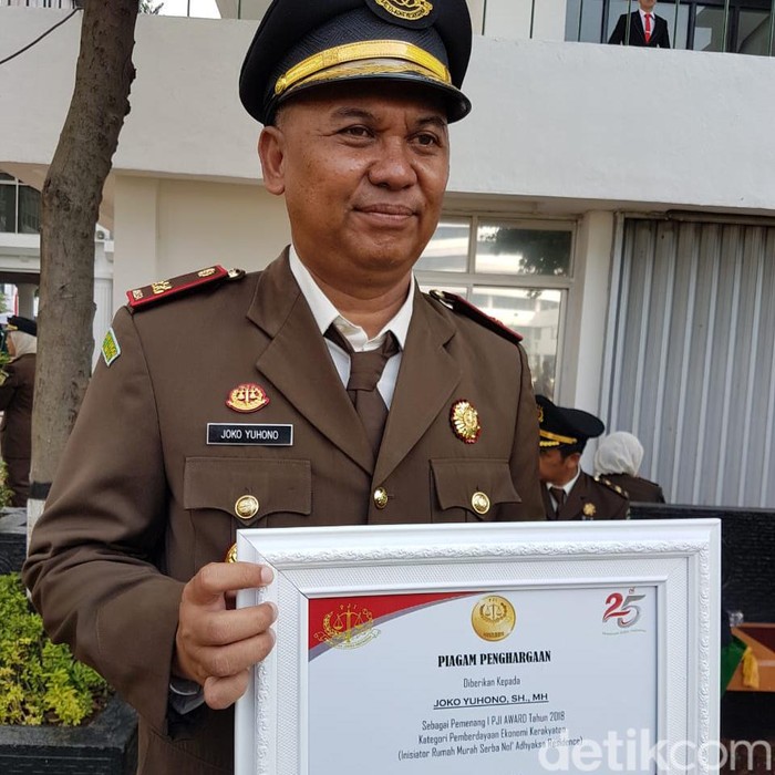 Joko Yuhono dilantik menjadi Kepala Kejari Tanjungpinang saat pandemi Covid-19 terjadi. Dia buat terobosan penanganan Covid-19 hingga upaya pemulihan ekonomi. (dok Pribadi)