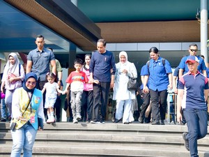Jokowi Ajak Jan Ethes dan La Lembah Manah ke TMII, Susuri Danau-Naik Gondola