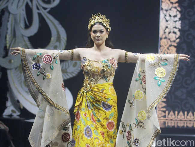 Koleksi Emil Eriyanto, Fashion Show Cerita Batik