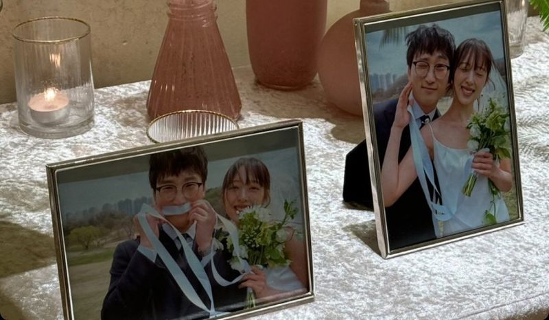 Momen pernikahan Kim Bo Ra dan sutradara Jo Ba Reun