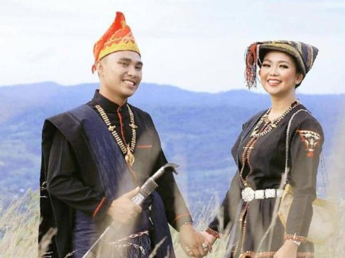 Pakaian adat Pakpak Bharat (bataknesia/Instagram)